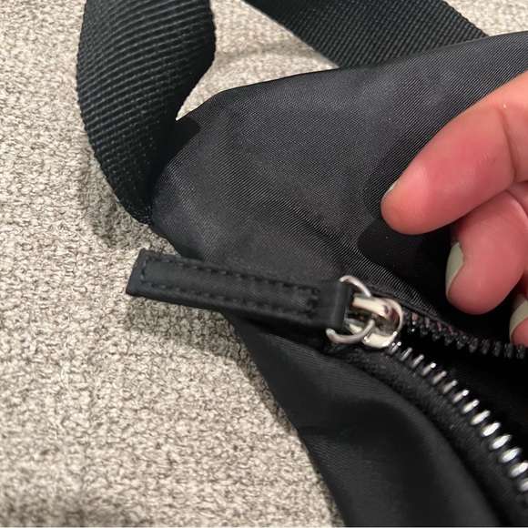 Andrew Marc Belt Bag / Waist Bag with zip. In perfect condition. - Picture 3 of 5